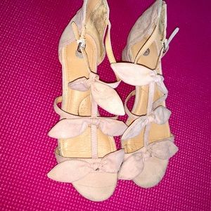 Bow tie low heel sandals!